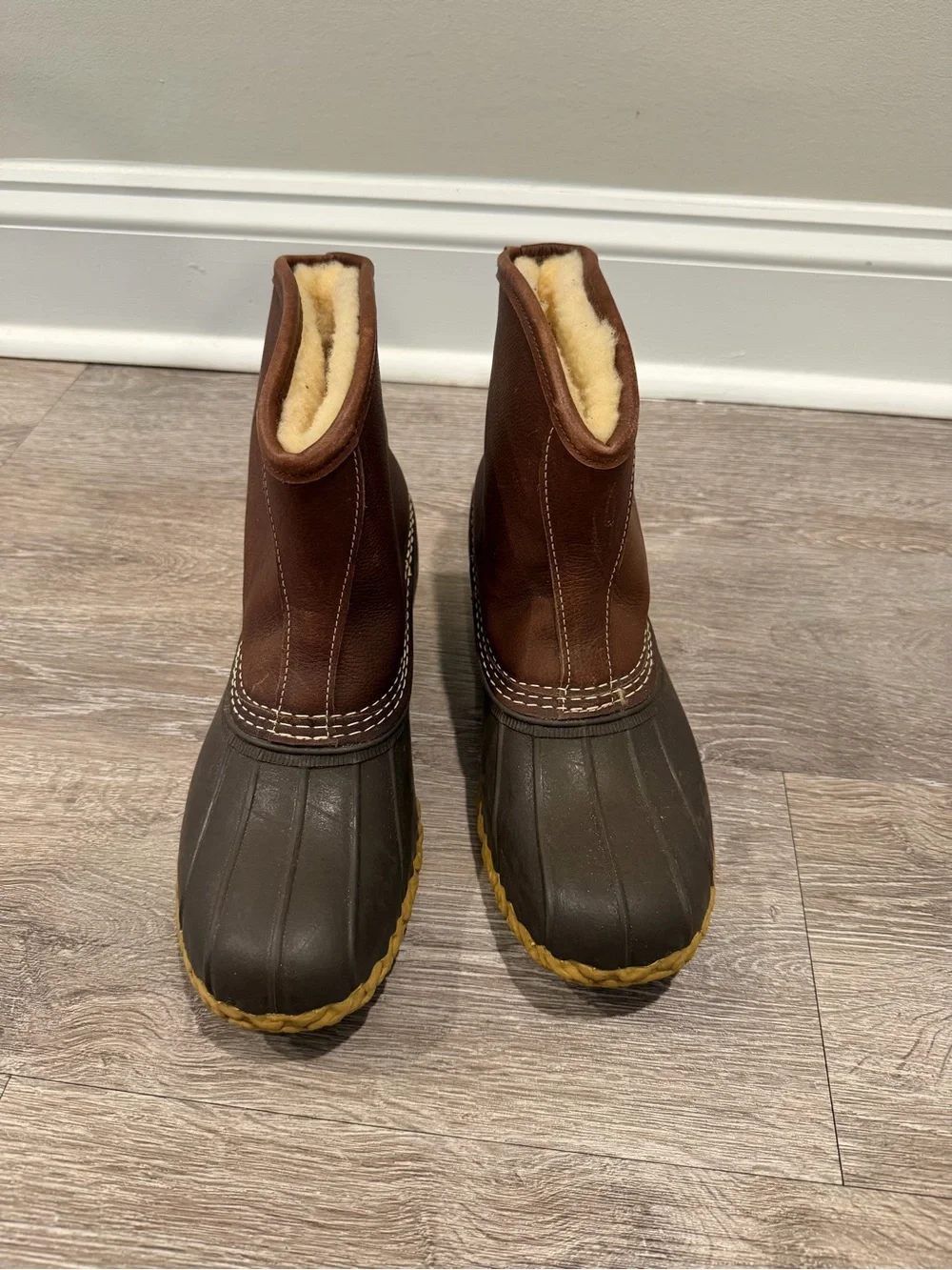 LL Bean Shearing Lined Lounger Boots, size M7/W8.5